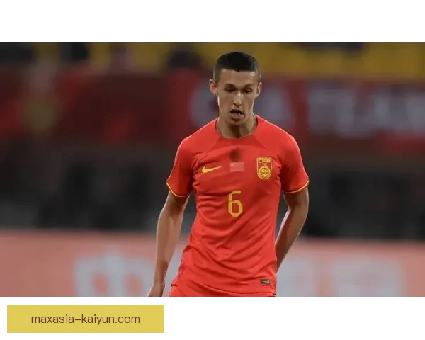 保利尼奥的控球能力与传球精准度逐渐受到关注